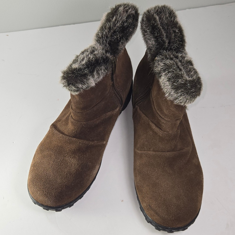 Khombu Women's Brown Suede Faux Fur Lined Winter Ankle Boots Size 8M